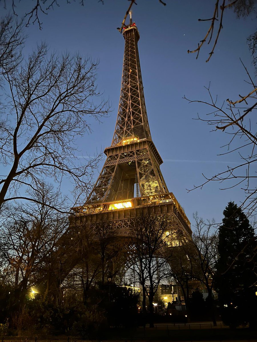 RunParis_France's tweet photo. Bonjour #runinparis https://t.co/ugAtFwsjHD