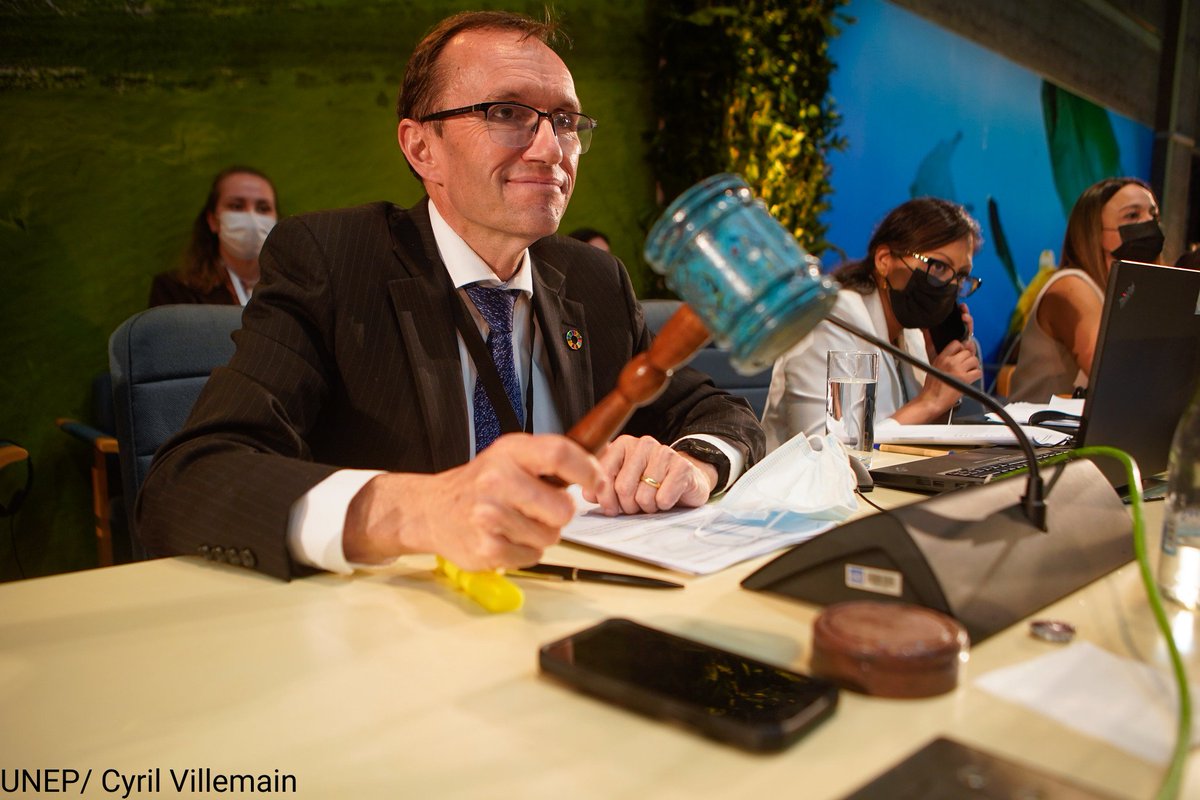 UNEP's tweet image. A standing ovation from #UNEA5 delegates after the resolution on plastic pollution passes.

"The most important environmental deal since the Paris accord." - @andersen_inger 

#BeatPlasticPollution