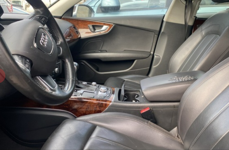VictoryMitsubi1's tweet photo. Raise your hand if you need this sleek and wild Pre Owned 2012 Audi A7 Quattro 4D Hatchback in your driveway for Spring! 🖐 🌷

Spring into action before this Audi Quattro is gone. ▶️ https://t.co/6cWHJyBxNg

#VictoryMitsubishi #Quattro #AudiA7 #AudiHatchback #audiclub https://t.co/HNErFxCR4J