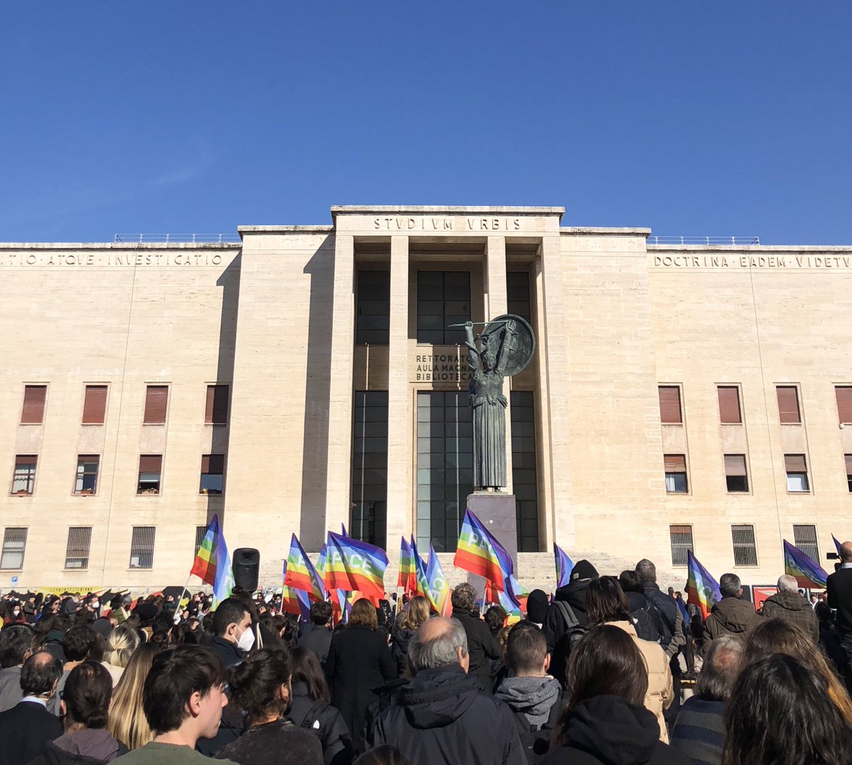 Today we stand with our #Ukrainian friends 🇺🇦 

Sapienza for #peace