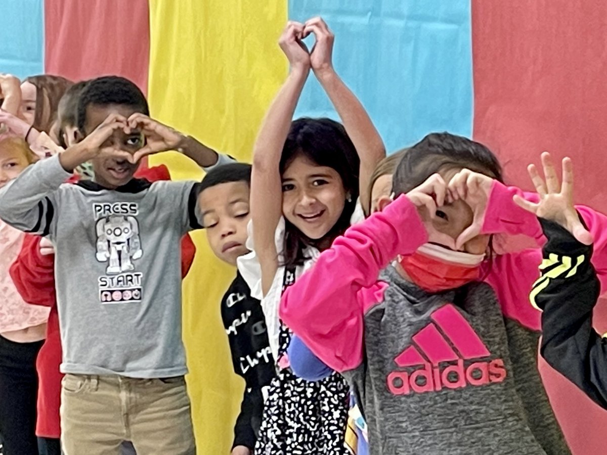 OJRSD's tweet photo. Students at @OJRSDEC had an eventful morning adopting puppies for One Book, One School today! We hope you enjoy your new furry friends as you read Fenway and Hattie! #OwenJAllTheWay #ECStrong #ReadAcrossAmericaDay https://t.co/b87PH6pT2h
