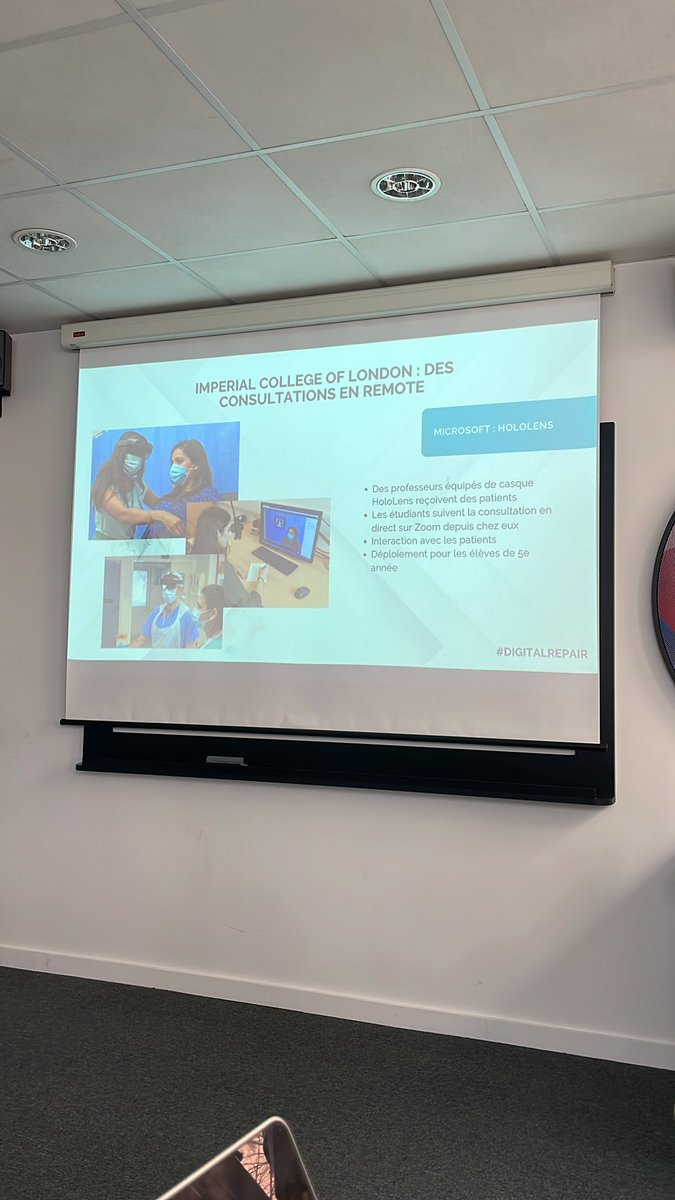JadeCosma's tweet photo. Comment former des futurs chirurgiens sans contact humain ? 👉 L’imperial college of London mise sur les casques #Hololens pour immerger ses étudiants dans des conditions réelles ! #DIGITALREPAIR #mbadm #Ulteam https://t.co/MW0PeEG9Lk