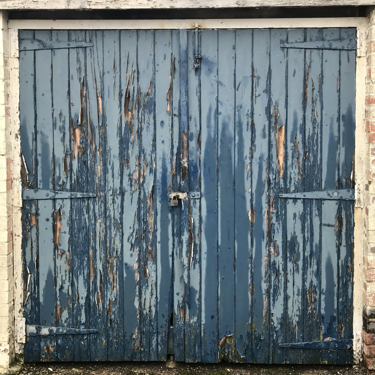 AceHerts's tweet photo. Great transformation by our Ace team for our client in #Stevenage!

This insulated @Novoferm_uk roller door features a sensor which will stop and reverse when the door is in operation, if it senses an obstruction. Handy! 
#WeAcedIt #BizHour #GarageDoor #beforeafter https://t.co/HVzKQgwBLh