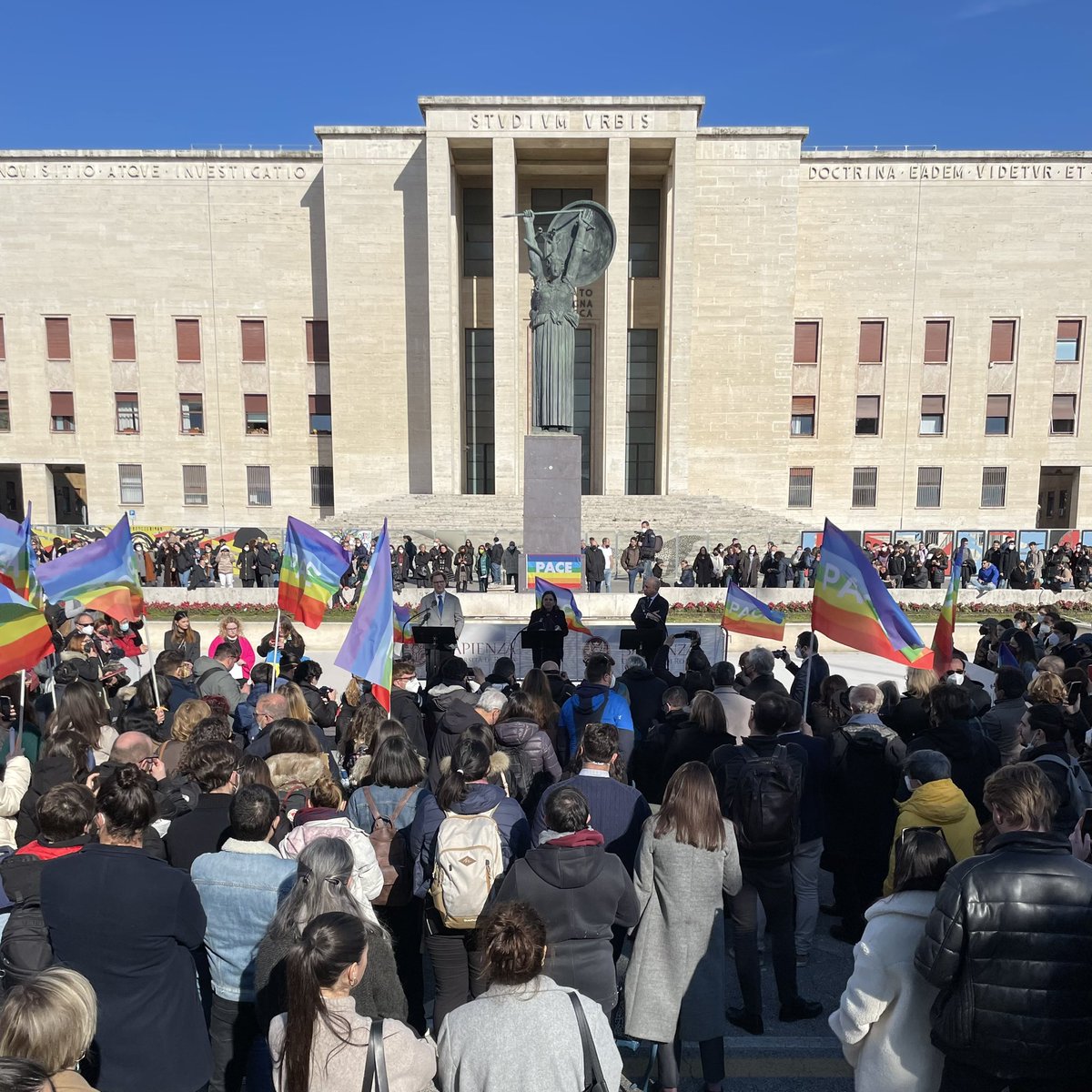 SapienzaRoma's tweet photo. 🔴 #now: "Sapienza per la pace", tutte le università del Lazio (studenti, docenti e personale) in Città universitaria per dire NO alla guerra in Ucraina

[segui la diretta su ➡️ https://t.co/JyWxlfqGLa ↔️ https://t.co/LwUbu2GZ7r]

#SapienzaPerLaPace #StopWarInUkraine #StopWar https://t.co/QFR274q1yS