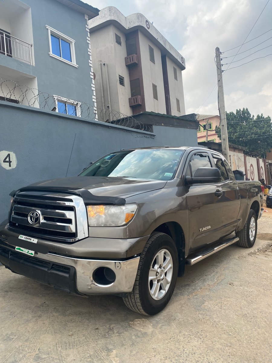 Layqan's tweet photo. My friend is selling his 2013 TUNDRA bought in March, 2020 from the US. Truck is in great condition 👌🏾
Price is at a very good bargain of 7.5M Only 🤌🏾 
Pls RT 🙏🏾 https://t.co/Hhnps3ZFX9