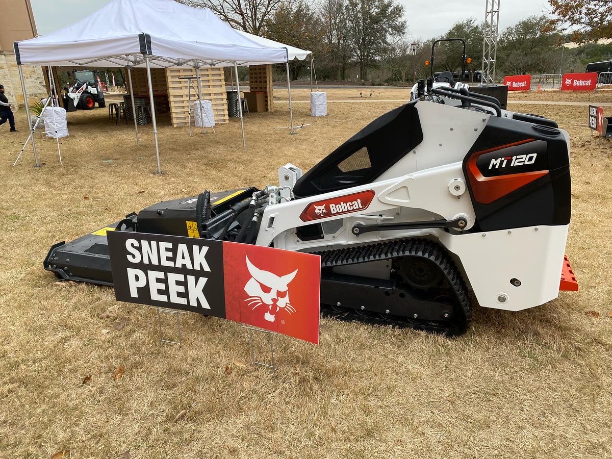 OakenEquipment's tweet photo. Sneak peak at a #Bobcat #MT120 concept/prototype. It looks like a beast!
#construction #constructionequipment #landscaping https://t.co/Vb8uuHuZtt