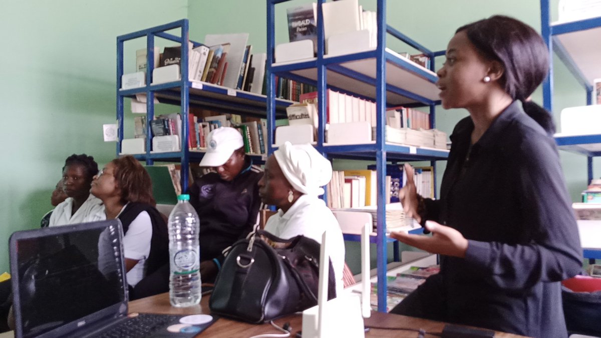 DigaMathieu's tweet image. Ça n&apos;a pas été facile d&apos;établir la connexion entre les partenaires #PRADEC 📶📲 mais ça vallait le coup d&apos;insister pour ce bel échange sur les #makerspaces 🧰🗜️entre les femmes 👩🏽‍🦰  de #Baré et #Garoua2 🤝🏽🗜️ #JIF2022