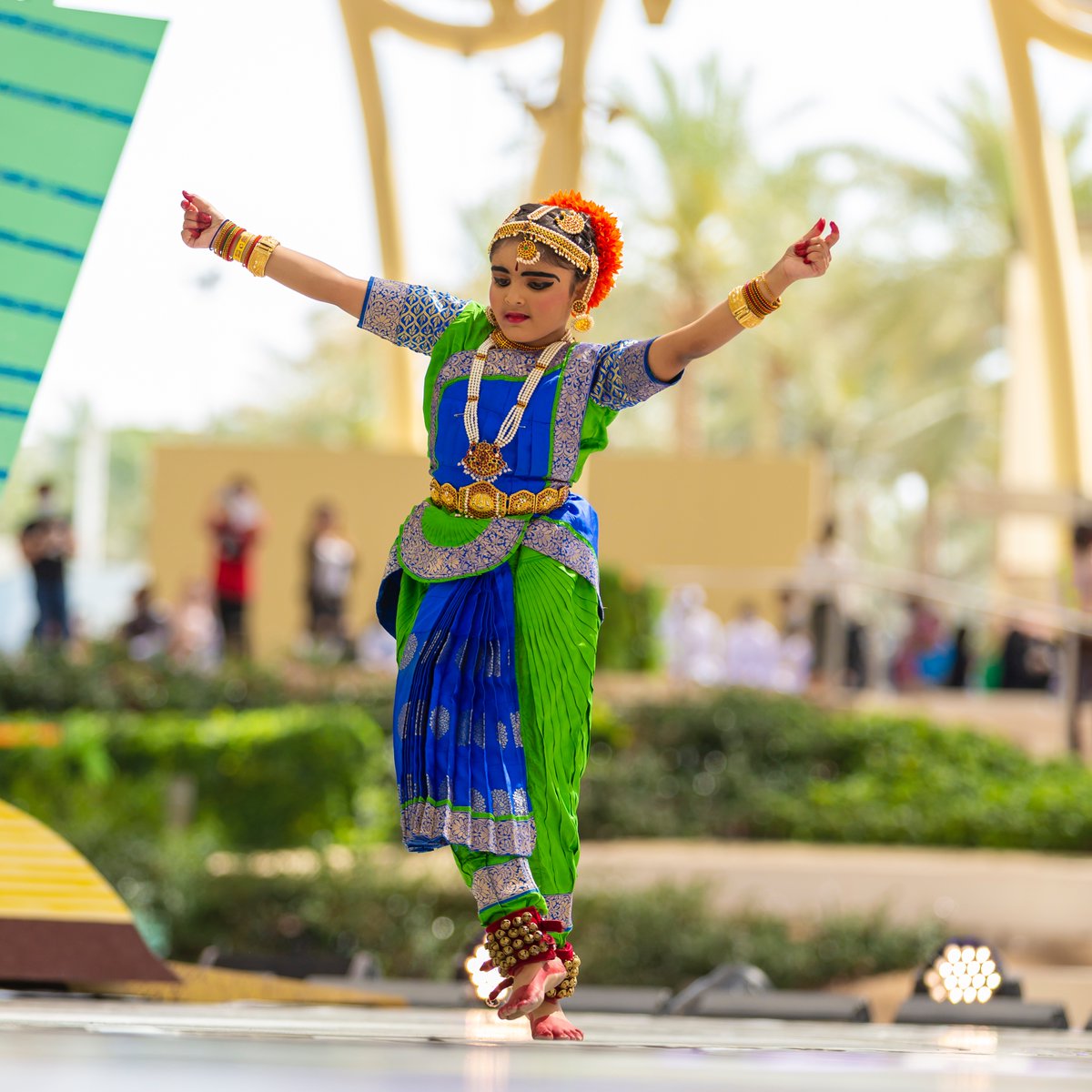 exposchoolprgrm's tweet photo. A big round of applause for today’s Expo 2020 Young Stars from GEMS Modern Academy for their exceptional performance and great talent! 🌟

How cool are these giant puppets? 👀

#ExpoYoungStars #ExpoSchoolProgramme #Expo2020 #Dubai https://t.co/DDzCZw7wi1