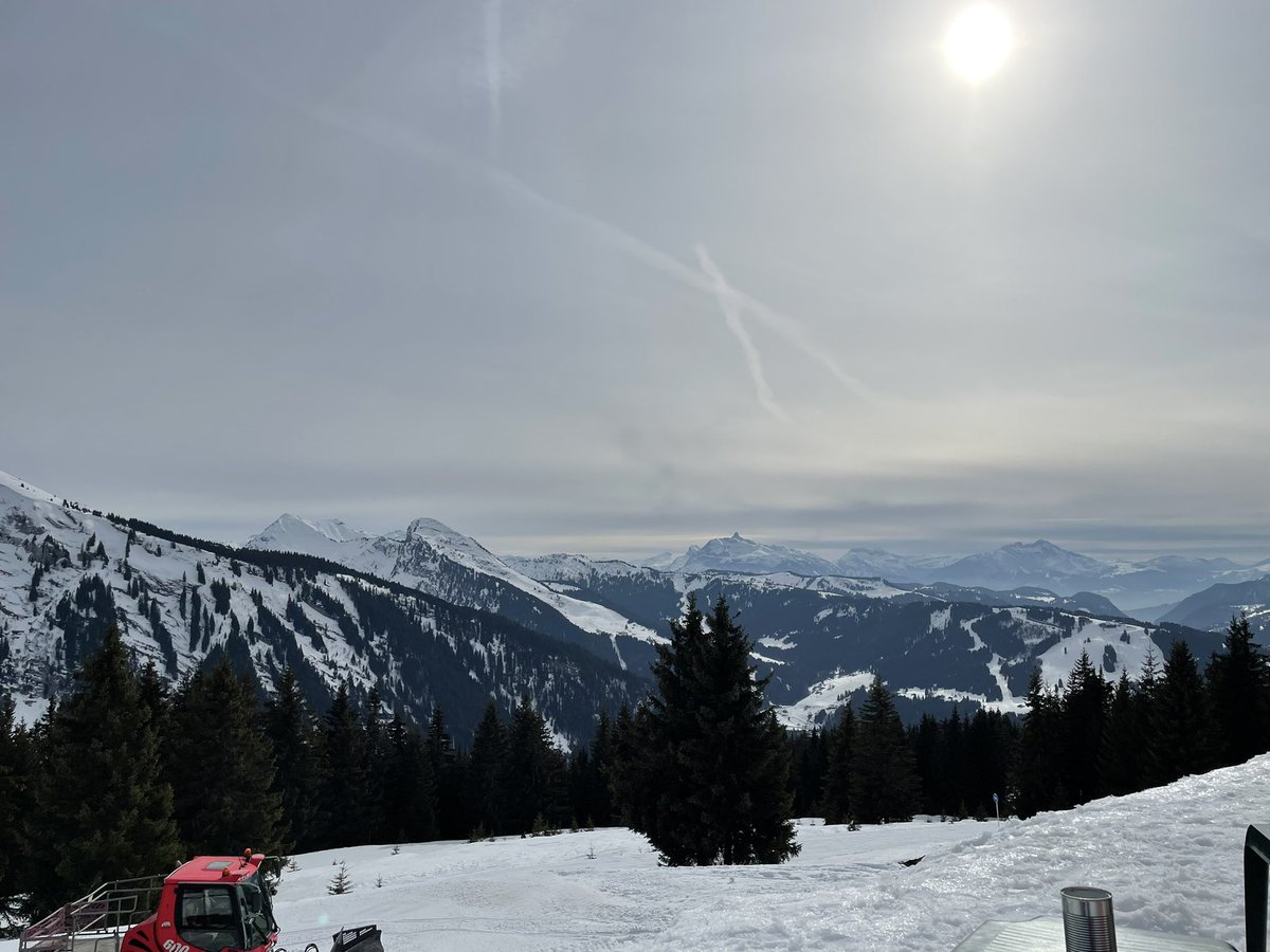 shatch_ba's tweet photo. Dreamy #skiing #morzine https://t.co/60TYmLqbiV