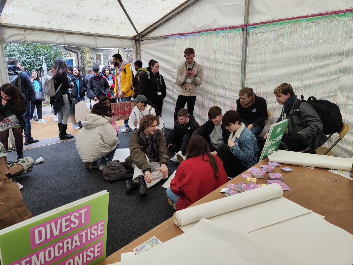 Abolishing tuition fees and creating a properly funded education system has long been @TheGreenParty policy. 👇 @gpewstudents leading our @nusuk teach-out on how we fight back against tuition fees and build a better alternative 💪