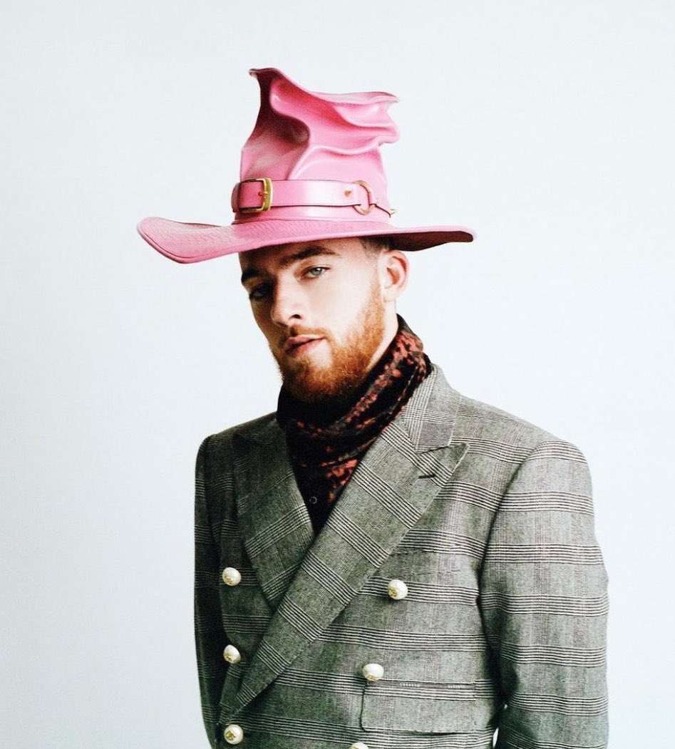 boyinquestion's tweet photo. the yassification of the sorting hat https://t.co/UoLWnaRJce