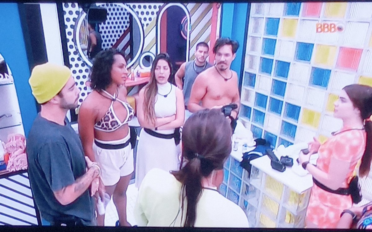 WagnerLazaro4's tweet photo. Eles brigam por tudo... até pelo sabonete..#bbb #BBB222 https://t.co/rIU2vE6tb2