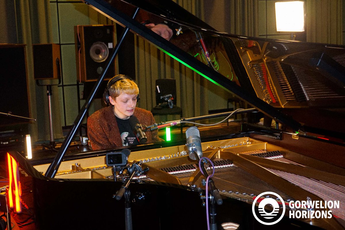 Horizons / Gorwelion tweet media