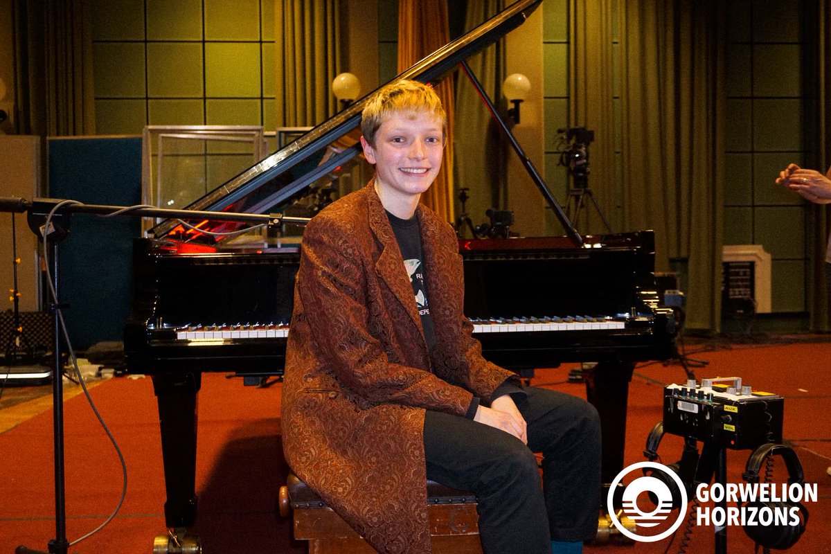 Horizons / Gorwelion tweet media