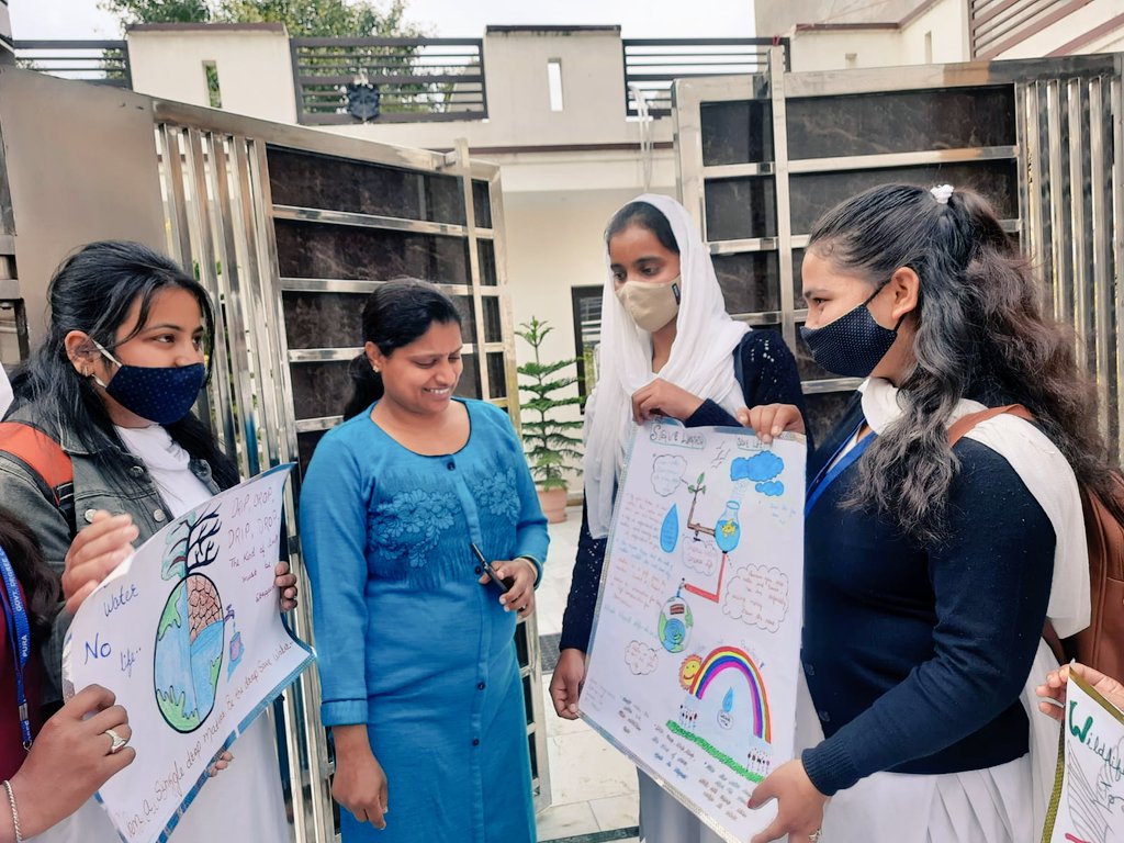 GDC_RS_Pura_NCC's tweet photo. NCC cdts(2J&amp;K Girls BN)from GDC RS Pura,Jammu organises door to door campaign to create awareness regarding energy conservation under the guidance of ANO Lt.Shaveta Chowdhary.
@DteJKL 
@adgpi 
@RanjanMahajan6 
@HQ_DG_NCC https://t.co/JuDTgsk5Yw