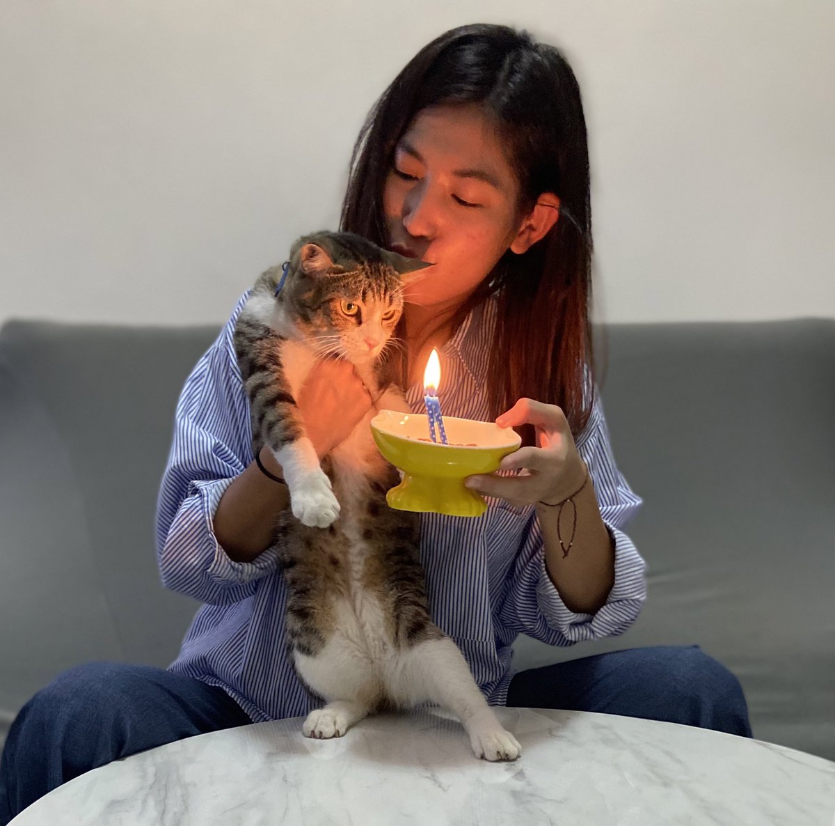 Timmy: Mba awas kena kumis ku yaa😤