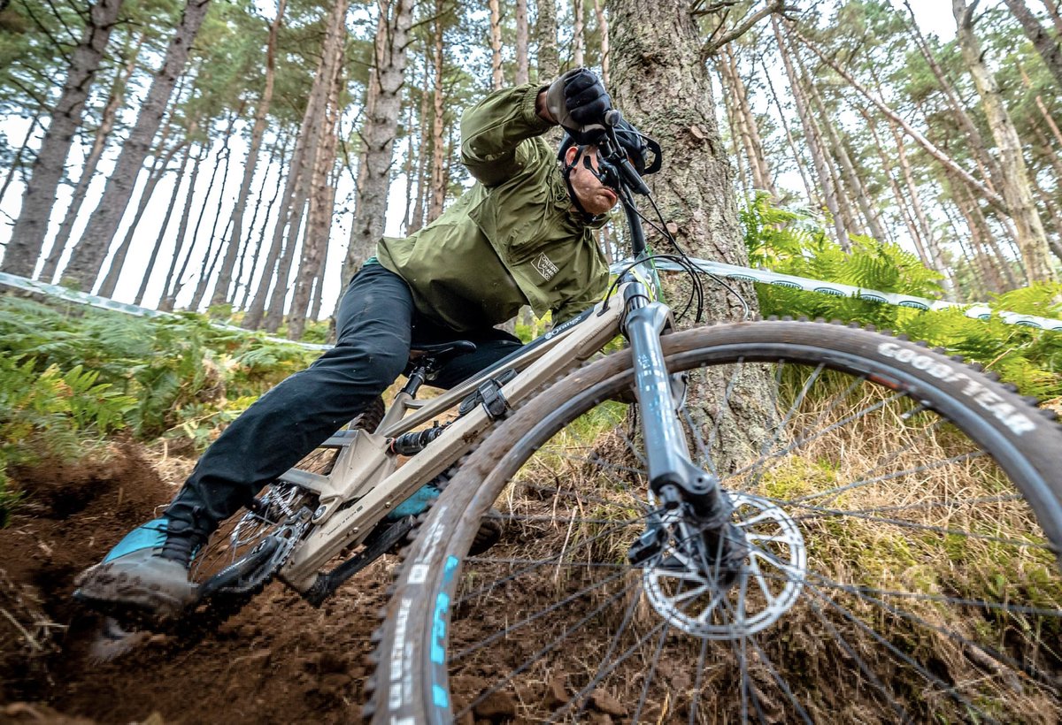 The Chilterns Apparel ‘22 range is now live here… croxleybikes.co.uk/chilterns-appa… Free postage on all jackets and jerseys #mtbapparel #mtbclothing #mtb #bucks #chilternhills #supportlocalbusiness #croxleybikes #croxleygreen #rt