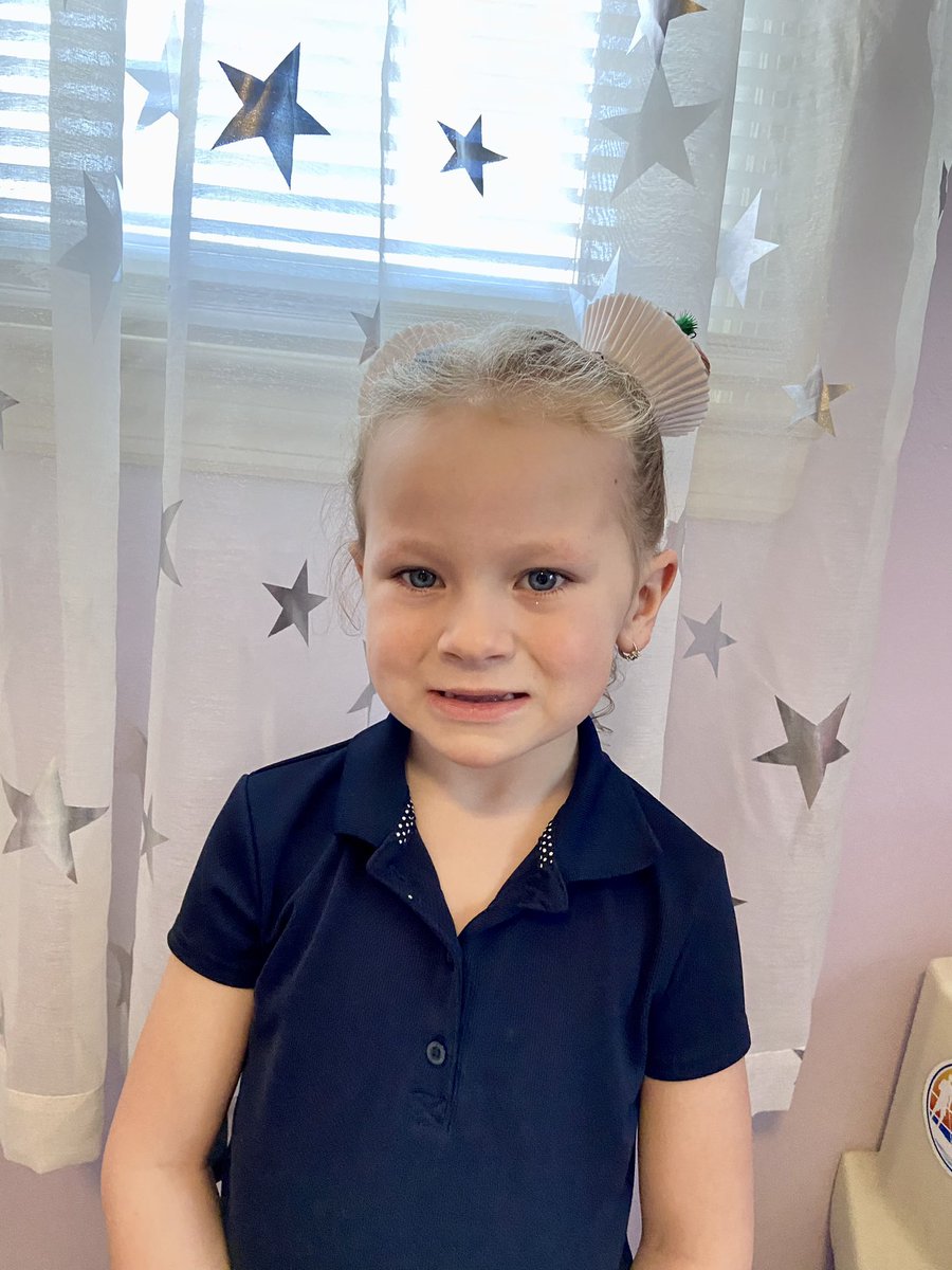 CrAzY hAiR dAy! 🧁 #mycupcake #believeinFLC @BarnoskyMs <a href="/RockyTiger_FLC/">Rocky the Tiger</a> <a href="/FLC_ElemSchool/">Will Smith-Principal</a>