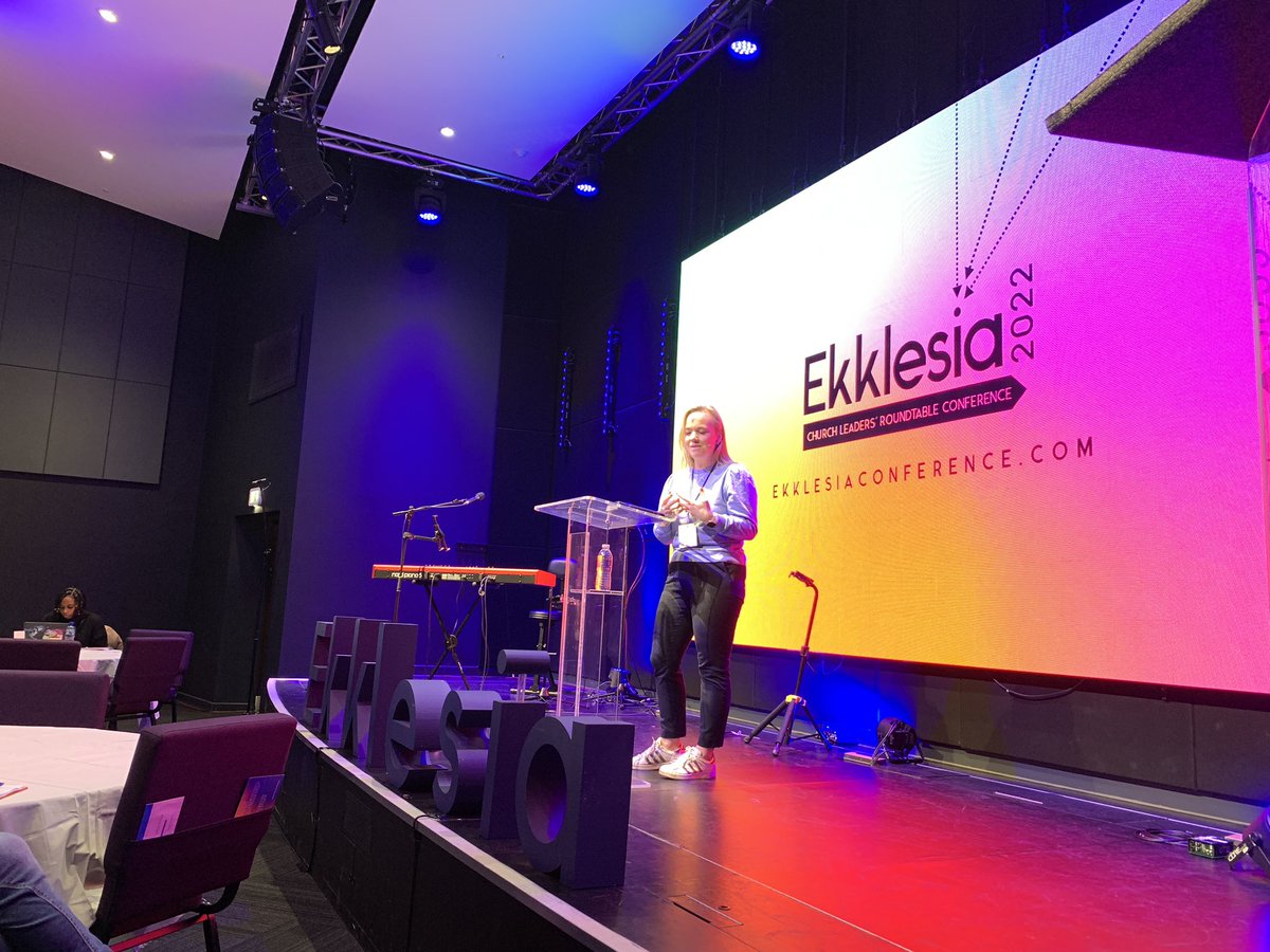 andythefrosty's tweet photo. Thanks @amyorrewing for sharing with such honesty about the trauma and injustice in society.

‘The cry for justice in our culture is legitimate.

Someone needs to die for sin.

The good news is that someone already has.’

#ekklesia22 https://t.co/SuLrW9Yj8G