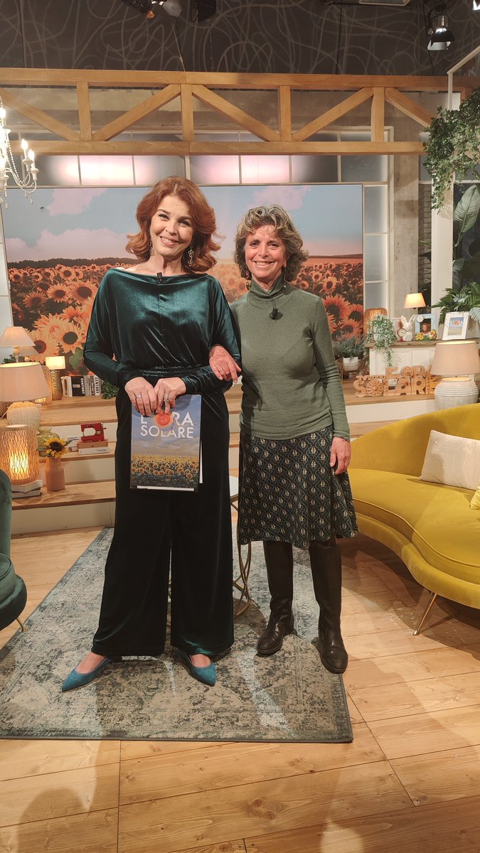 #3marzo 12.20 L'#OraSolare <a href="/TV2000it/">Tv2000.it</a>. Con <a href="/paola_saluzzi/">Paola Saluzzi</a> l'attore <a href="/NeriMarcore/">Neri Marcorè</a> per la <a href="/LegadelFilodOro/">Lega del Filo d'Oro</a> #eroiognigiorno. 
A Castel Del Giudice, #Isernia, Carmine Valentino Mosesso, poeta contadino.
Carmelina Ricciardello, emigrata in #Australia dopo 30 anni è tornata in #Sicilia.