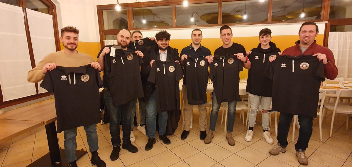 Club che rimangono senza players, club che si sciolgono…prima di entrare in un club cercate di entrare in un GRUPPO,createvi un gruppo di AMICI con la stessa passione in modo da fortificare il gruppo,giocare,RIDERE e vincere insieme. 
<a href="/LNDEsport1/">LND Esport</a> 
<a href="/RTAllProClub/">RETWEET ALL PROCLUB</a>
<a href="/ILOVEPROCLUB1/">ILOVEPROCLUB1</a>