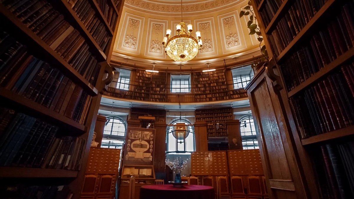 3 марта - всемирный день писателя.
Все книги по закону об обязательном экземпляре, изданные на территории России, в двух экземплярах поступают к нам)👍