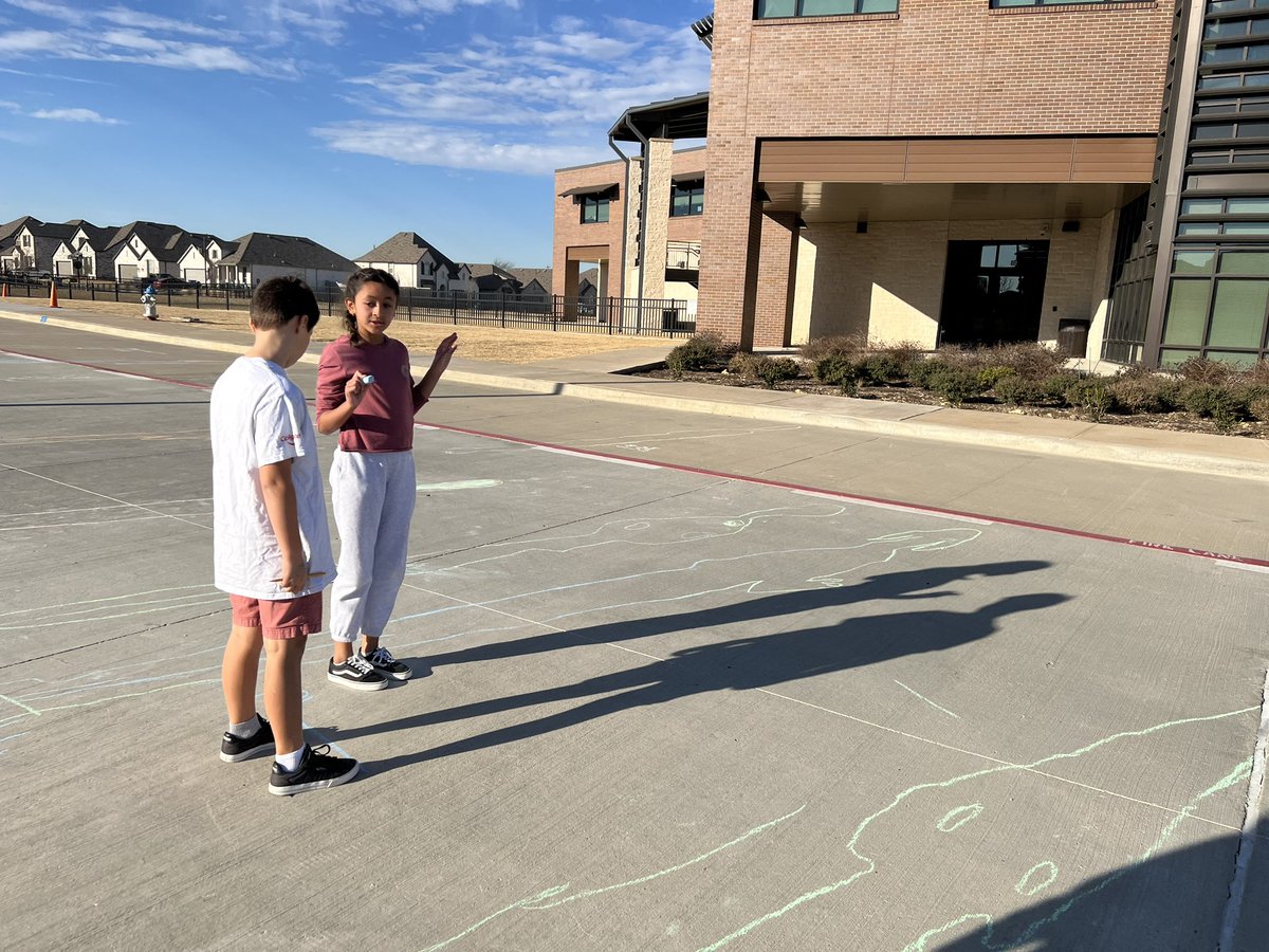 mhself34's tweet photo. Today, we are tracking our shadows throughout the day! @LanceElementary #teamwork #4thgrade #shadowlab https://t.co/hb4rfx1uvN