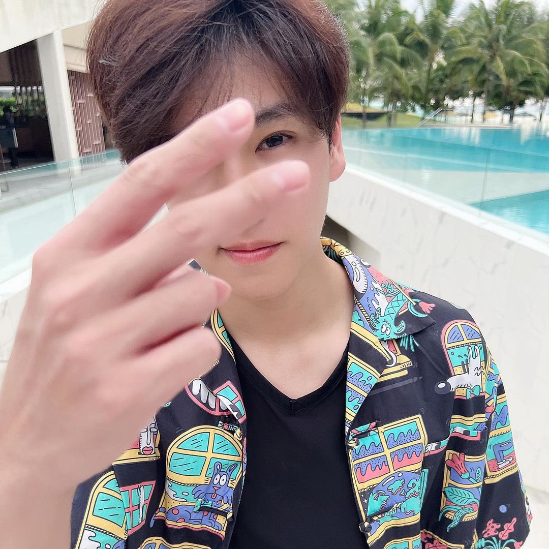 doublepjourney_'s tweet photo. ยินดีด้วยนะคะ @phuwintang  ดีใจที่ได้อยู่ดูความสำเร็จอีกขั้นของหนู เติบโต ก้าวหน้าขึ้นอย่างดี วินนี่ทุกคนจะอยู่เป็นลมใต้ปีกของหนูเสมอนะครับ มาพยายามไปด้วยกันจนสุดความสามารถเลยนะครับ 🤍🐼

#1M600Kทะเลต้องภูเก็ตคนเด็ดต้องภูวิน
#phuwintang https://t.co/p4WpscRxOf