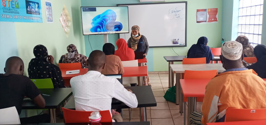 Siyafunda_ctc's tweet photo. Siyafunda CTC in Partnership with @DigifyAfrica & @AlTawheed13 to train the ladies on the Digital Literacy program called #Digifybytes.
#Digifybytes
#SiyafundaCTC
#2022Goals https://t.co/2Vuc9nQP8I