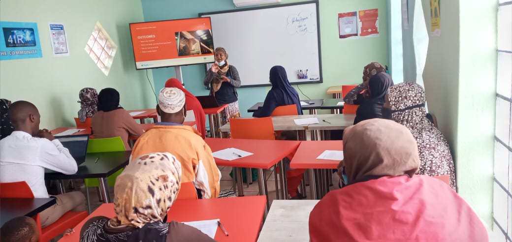 Siyafunda_ctc's tweet photo. Siyafunda CTC in Partnership with @DigifyAfrica & @AlTawheed13 to train the ladies on the Digital Literacy program called #Digifybytes.
#Digifybytes
#SiyafundaCTC
#2022Goals https://t.co/2Vuc9nQP8I