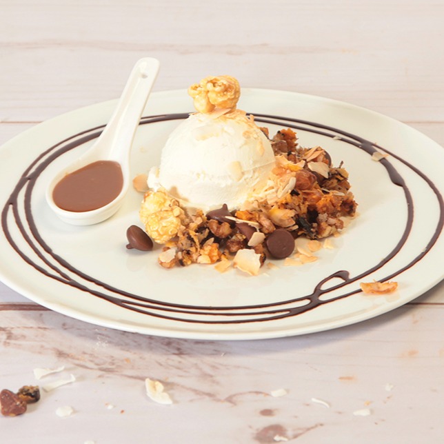 SweetStDesserts's tweet photo. Presentation matters, but plating doesn't have to be difficult. There's beauty in even the deconstructed. Crumble seven layers around a scoop of vanilla bean ice cream for something simple but beautiful.
.
.
#dessert #sevenlayers #toffee #chocolate #coconut #foodie #foodstagram https://t.co/1v7Dw0Mjkp