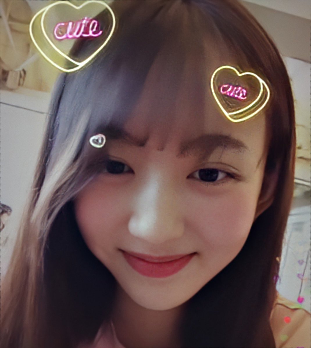 selamat ulang tahun adik cantiknya akuu🥰🥳🤍 semoga dilancarkan segala urusannya dan apa yg kamu impikan tercapai yaa. jaga kesehatan dan semoga selalu bahagia juga ya, adek. ily, always🥺💛 btw kangen kamu bgtttㅠㅠ
#HappySungkyungDay
#DearMyBible
#우리의_바이블_스무번째_페이지