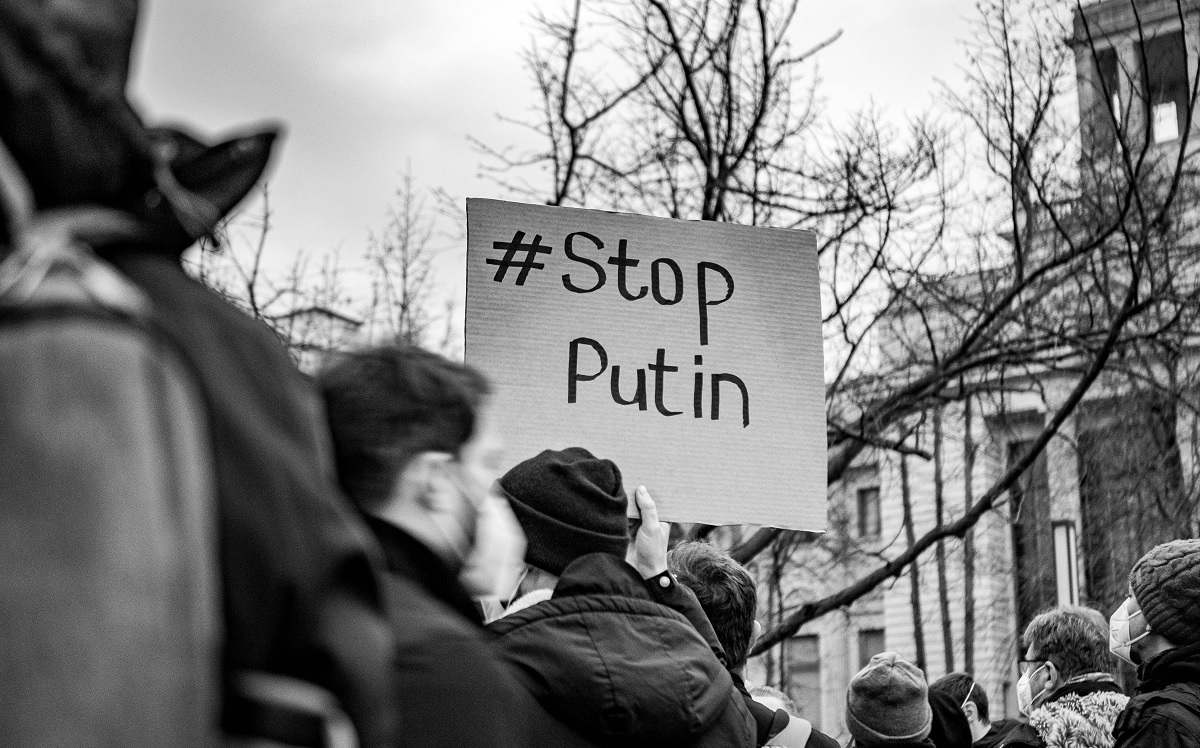 Ich bin dabei und freue mich auf alle die mit uns marschieren und ihre #Solidarität bekunden. 💙💛 Mehr Infos ➡️ bit.ly/3sAMqaV
#westandwithukraine #weallareukrainians #theworldisukrainian #united #standtogether #stopwar #europe #ukraine  🇺🇦