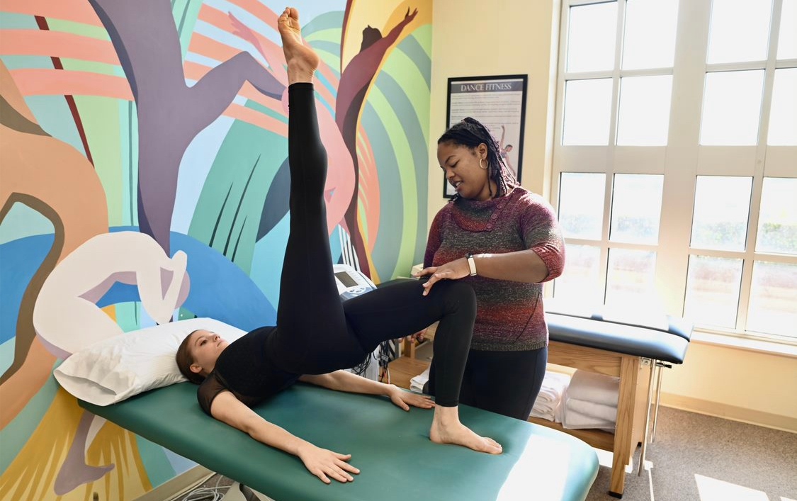 NATAFoundation's tweet photo. “I do research because I want to promote the dance profession and show that dancers are high-quality athletes and should be treated as such!” #ATsKnowWhy
Victoria Fauntroy, MS, LAT, ATC
Why or how do you engage in research?https://t.co/OFcgSXs5pf https://t.co/ENNSeip30K