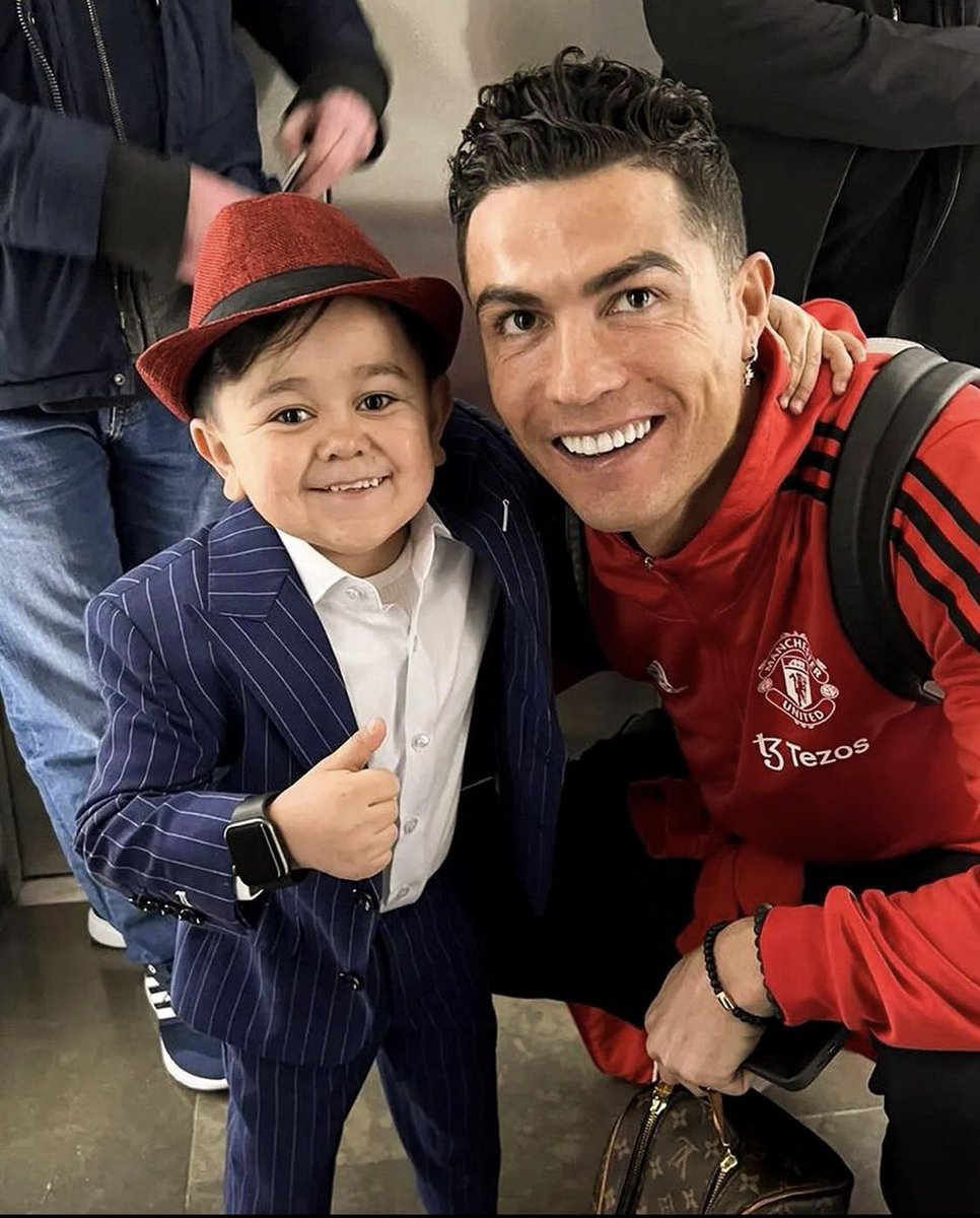 Simplesmente Cristiano Ronaldo com o cremosinho da Inglaterra. 😎