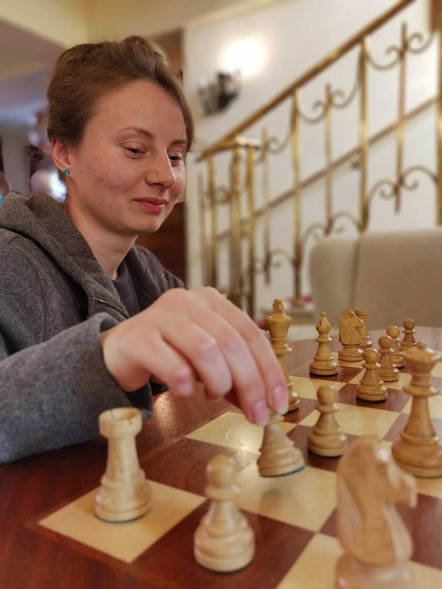 kjmcconville's tweet photo. A brief moment of normality for Alina Cheznova after a harrowing 4-day journey across #Ukraine to the Polish border from the besieged city of Kiev. We'll share more of her story later, but it is similar to many others. "I am still shaking, even though I know I am safe now." https://t.co/uO26u1HOIr
