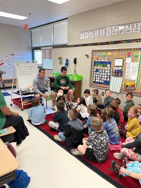 NTH_STEM's tweet photo. STEM students read to students at Mount Vernon Elementary school this morning to celebrate #ReadAcrossAmerica Day and Dr. Suess' Birthday. @Hall_Schools @nhhsprincipal @NorthHallHigh @DrSeuss @MrsRiley_MVES @MVESGainesville https://t.co/ob7rdjv1qE