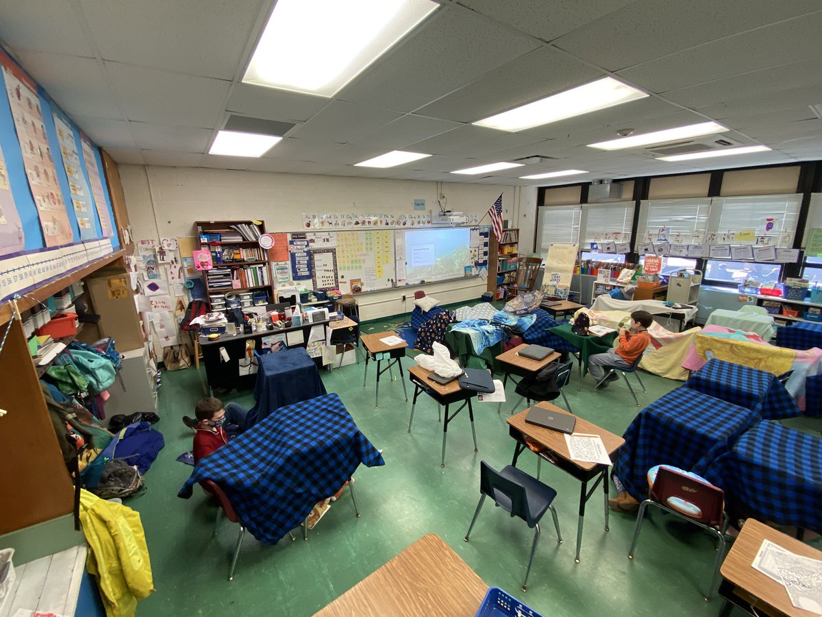 perezpals's tweet photo. Can you find my snuggly readers? #readacrossamericaday #beartavernpride https://t.co/hIoW7HIWBG