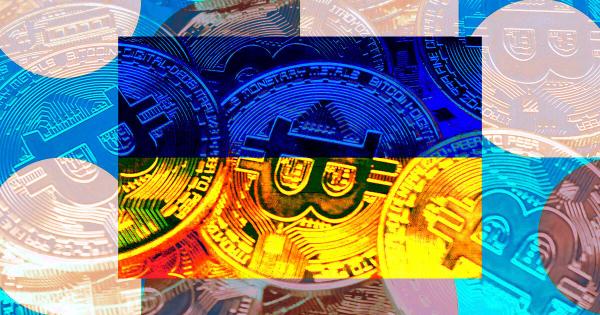 3IQCorpUS's tweet photo. As Western sanctions limit Russia’s access to financial markets, 3iQ (US)’s Managing Director @louis_lavalle   says “The dollar is being weaponized, and it’s very tough to reverse the course.” Read more in @FrancesYue_ 's article for @MarketWatch here: https://t.co/AVwS7DrnE7 https://t.co/4YBPB5Mp9Q