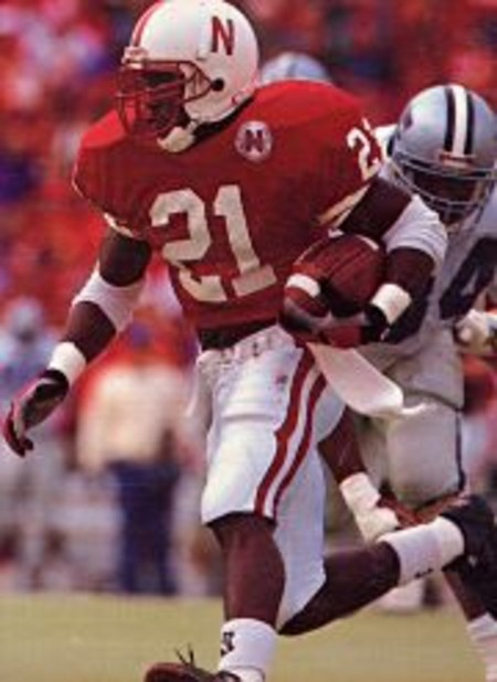 DanielOfOmaha's tweet image. Happy Birthday to one of the great Husker I-Backs, Damon Benning! #birthdaygame @damonbenning