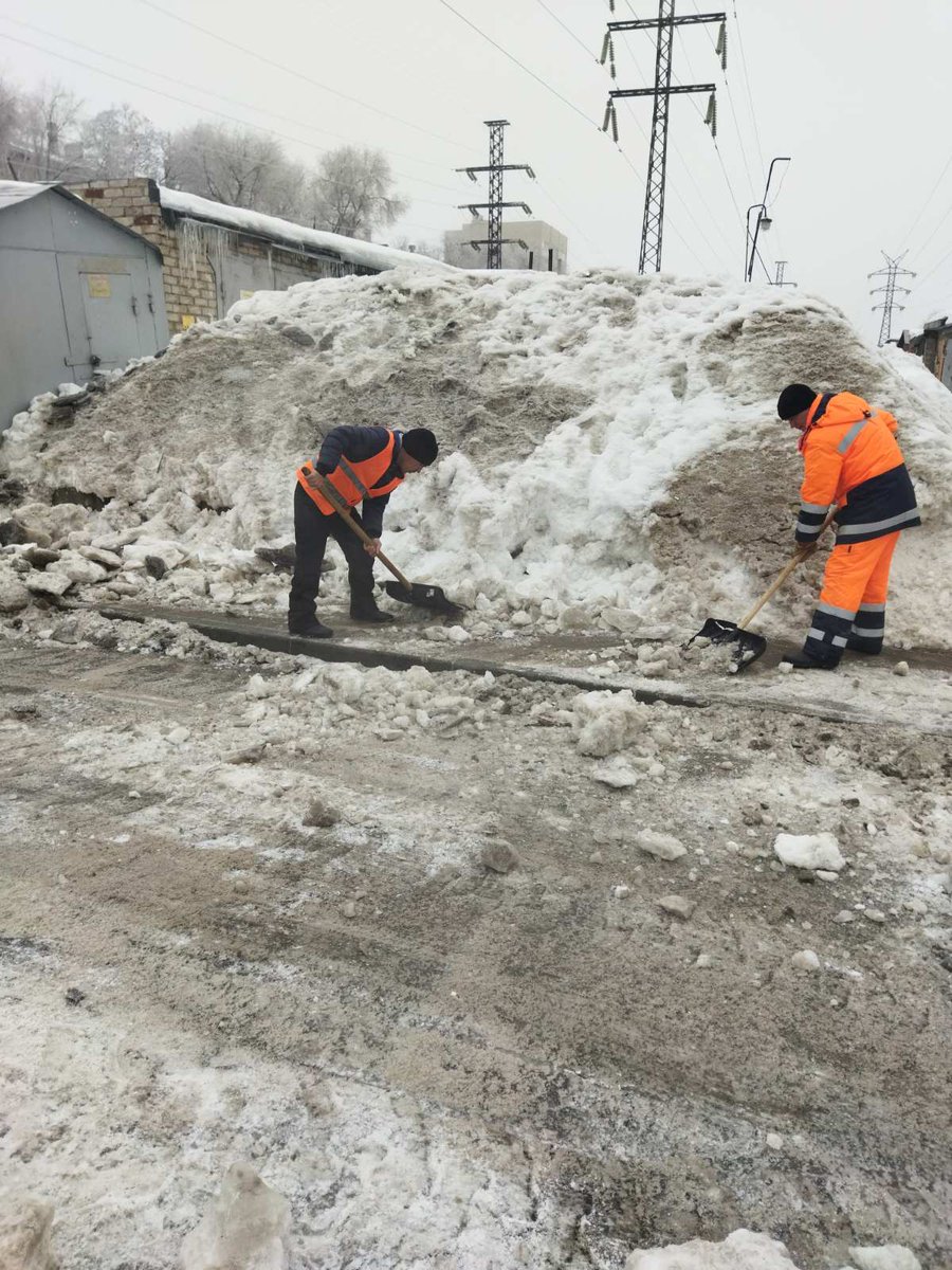 02.03.2022г. Выполнена очистка проезда и тротуара от снега и льда на ул.Олимпийская, 18. 
<a href="/Rudakov_i_a/">Рудаков Игорь Александрович</a> <a href="/gkh_kir63/">Отдел по ЖКХ и благоустройству</a>