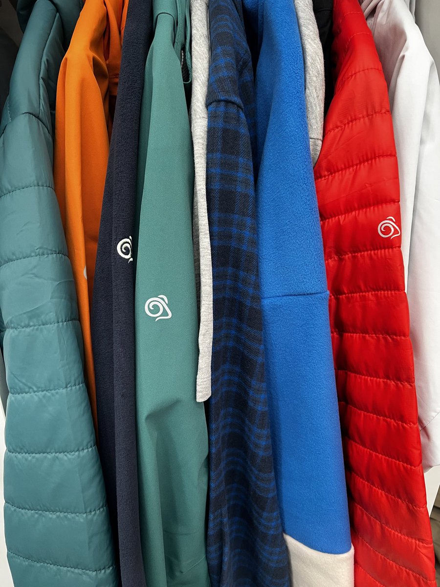 CraghoppersUK's tweet image. Feeling lucky? #WinItWednesday🍀

#Win a random piece of Crags kit from our cupboard. To enter:
✅ Follow @CraghoppersUK 
🔁 RT this post
💬 Comment what you've got your eye on using #craghoppers 

Winner announced 3rd March at 3pm. T&amp;amp;Cs apply.