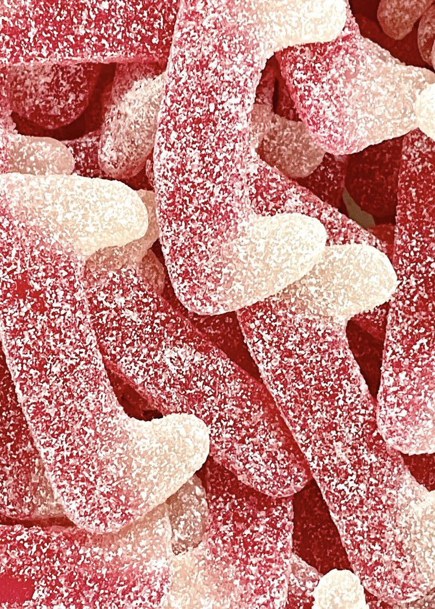 lovefunhub's tweet photo. Honestly just wishing I could dig my teeth into these rn 😩😩 #candy #chrisevans #heycandy https://t.co/QltWpOLrVY