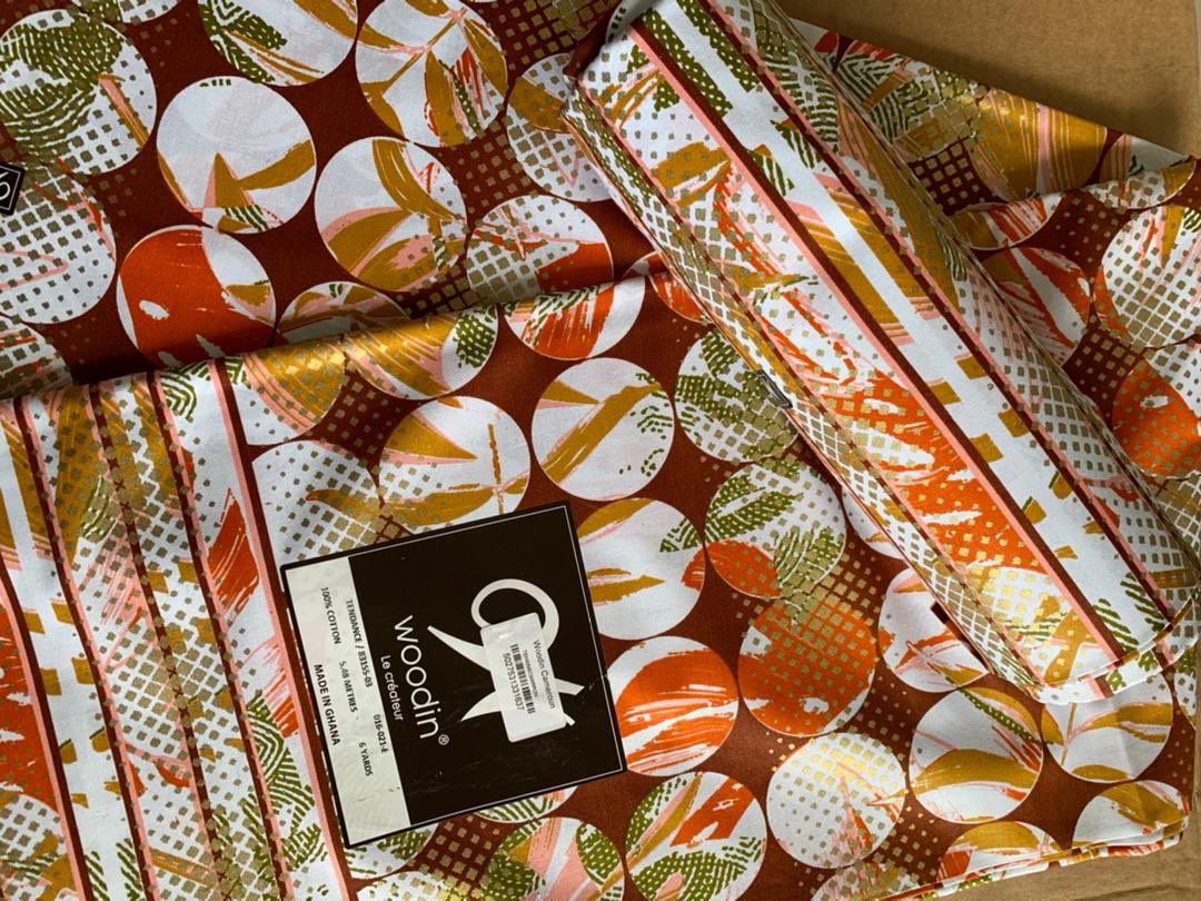 Lady_Fiel's tweet photo. @WoodinCameroun  célèbre la femme 🥳

✨ Un pagne acheté = un cadeau + Un code promo offert. ✨

💥Coût du pagne : 20.000F - 6yards. 
💥Lieu : Akwa face hôtel la Falaise. 

Plusieurs motifs de disponibles 
1/3👇🏾😊 https://t.co/to5Tc72r7R