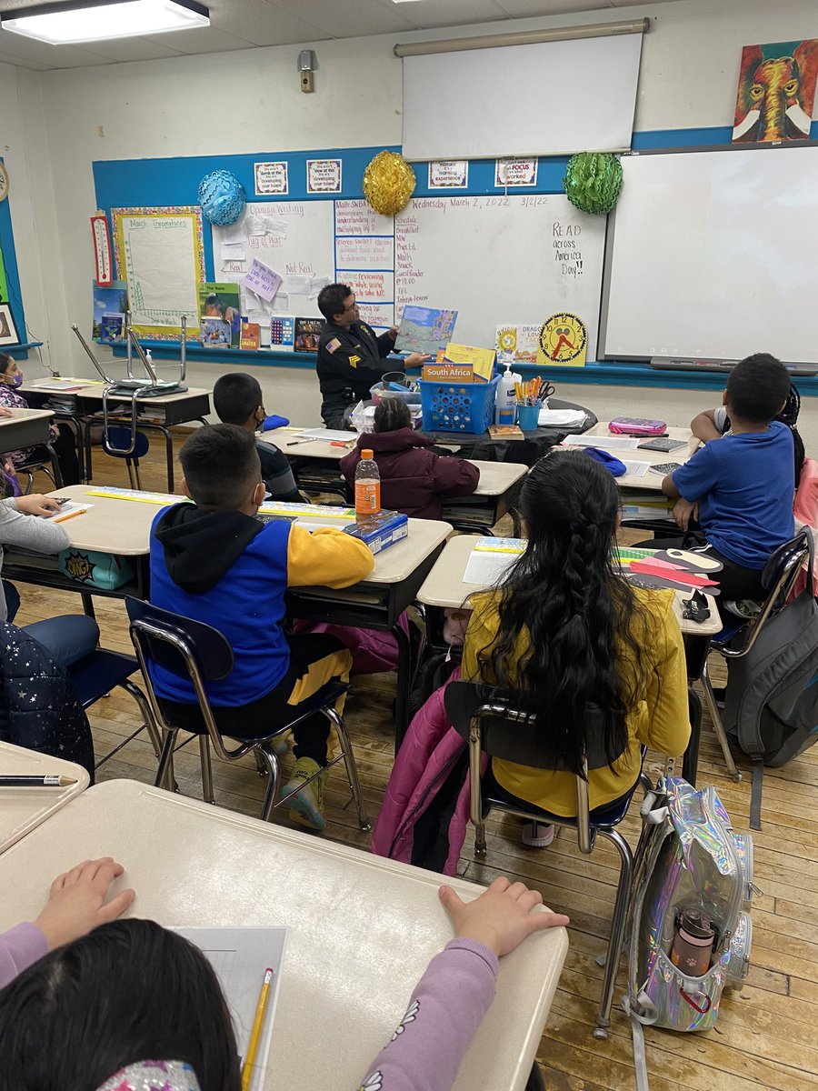 Mr_Rossler's tweet photo. Our class is celebrating #ReadAcrossAmericaDay with a special guest reader, Sheriff Pieronek from Schenectady County Sheriffs Dept. #hamiltonstyle https://t.co/FlW0vP5Tit