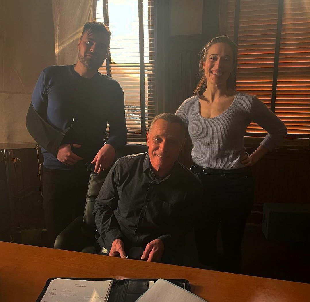 📷 | BURZEK fights to keep Makayla TONIGHT! It's a wonderful episode; I'm really proud of it. But first...here we are with Voight smiling!!!" - Marina Squerciati via Instagram. #ChicagoPD