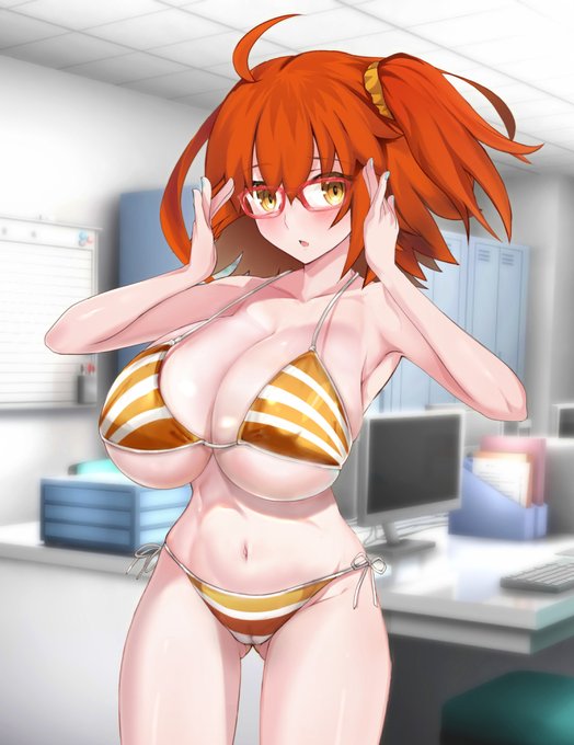 水着礼装で「15人の理知的なメガネたち」に挑むぐだ子ちゃん

#FGO 