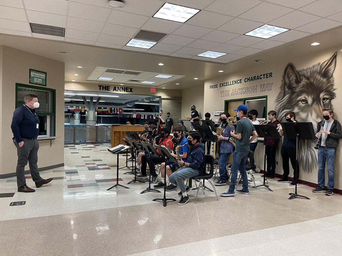 FrHesseWMS's tweet image. Thanks to the jazz band at @HMJacksonHS for this wonderful way to wake up in this morning! Love hearing these guys play!