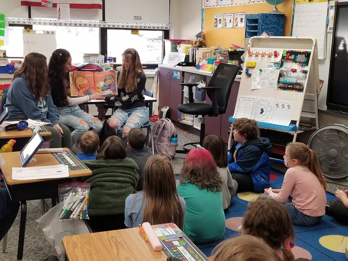 MadonnaFigura's tweet photo. Reading Across America @WellsvilleCSD https://t.co/Vfob8Qu6rH