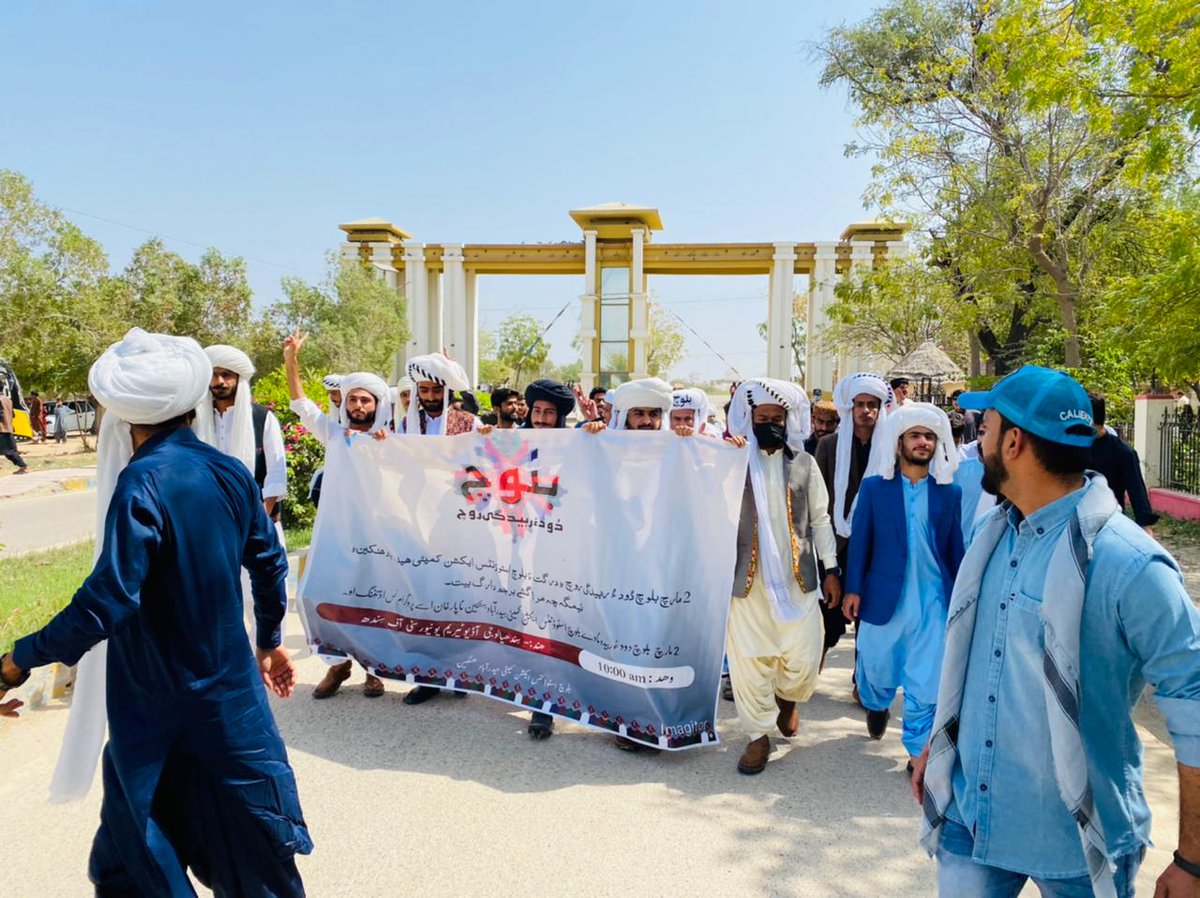 ShamilaBaloch's tweet photo. Baloch student action comittee hyderabad zone organised an event regarding baloch culture day..more power to yoU all...
نن بلوچ ان.............✌
#BalochCultureDay 
#2ndMarch
#ProudToBeABaloch
@BSAC https://t.co/UhaEYmlooH